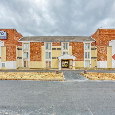 فندق Oyo Townhouse Tulsa Woodland Hills المظهر الخارجي الصورة