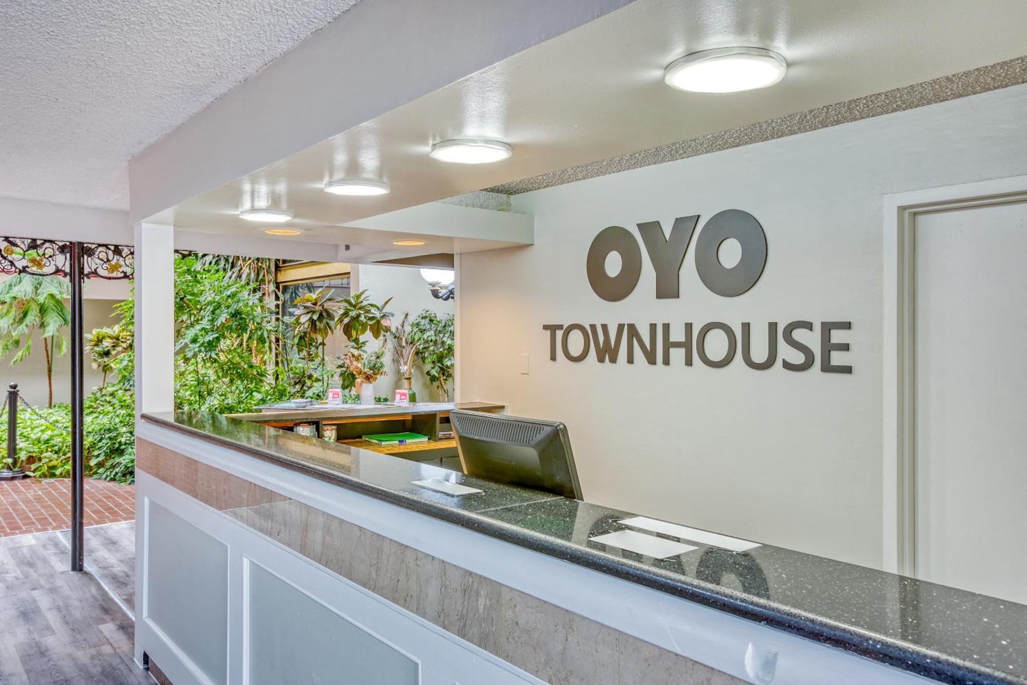 فندق Oyo Townhouse Tulsa Woodland Hills المظهر الخارجي الصورة