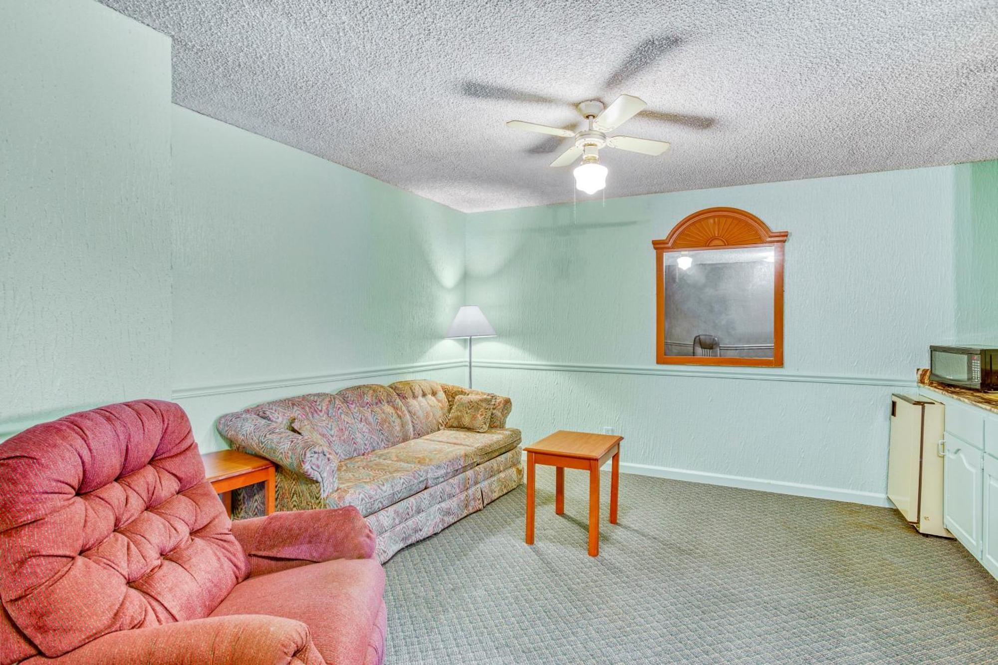 فندق Oyo Townhouse Tulsa Woodland Hills المظهر الخارجي الصورة