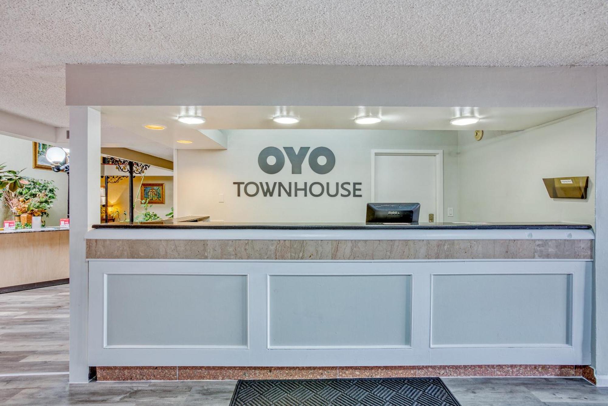 فندق Oyo Townhouse Tulsa Woodland Hills المظهر الخارجي الصورة