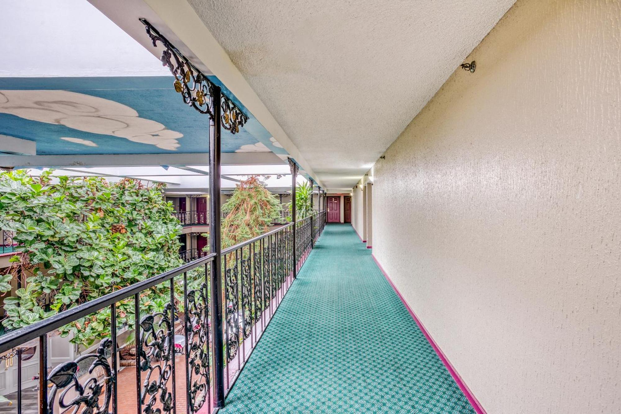 فندق Oyo Townhouse Tulsa Woodland Hills المظهر الخارجي الصورة
