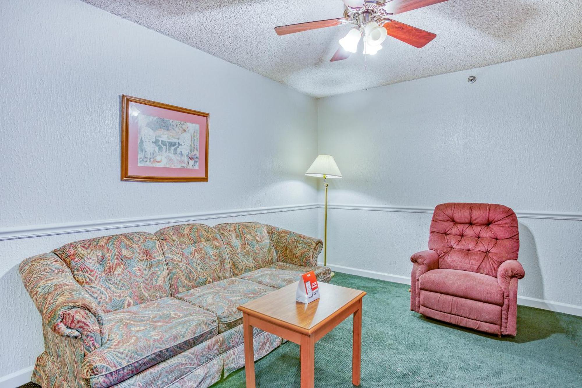 فندق Oyo Townhouse Tulsa Woodland Hills المظهر الخارجي الصورة