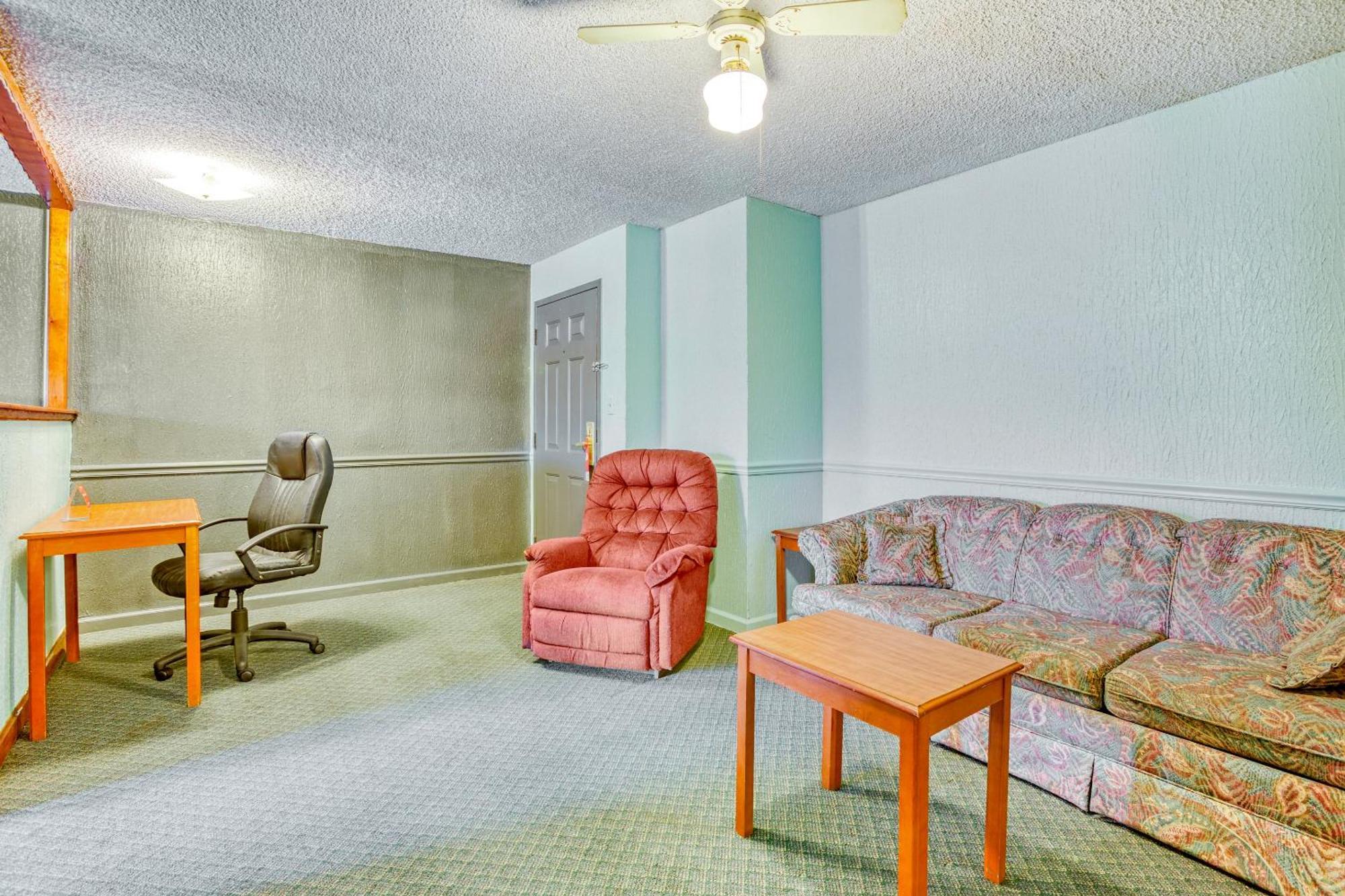 فندق Oyo Townhouse Tulsa Woodland Hills المظهر الخارجي الصورة